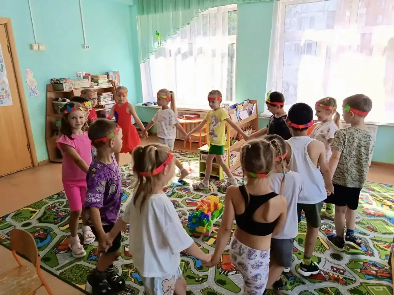 В день Ивана Купалы ребята группы №11 устроили настоящий праздник!

🎨 Детки сделали венки из бумаги