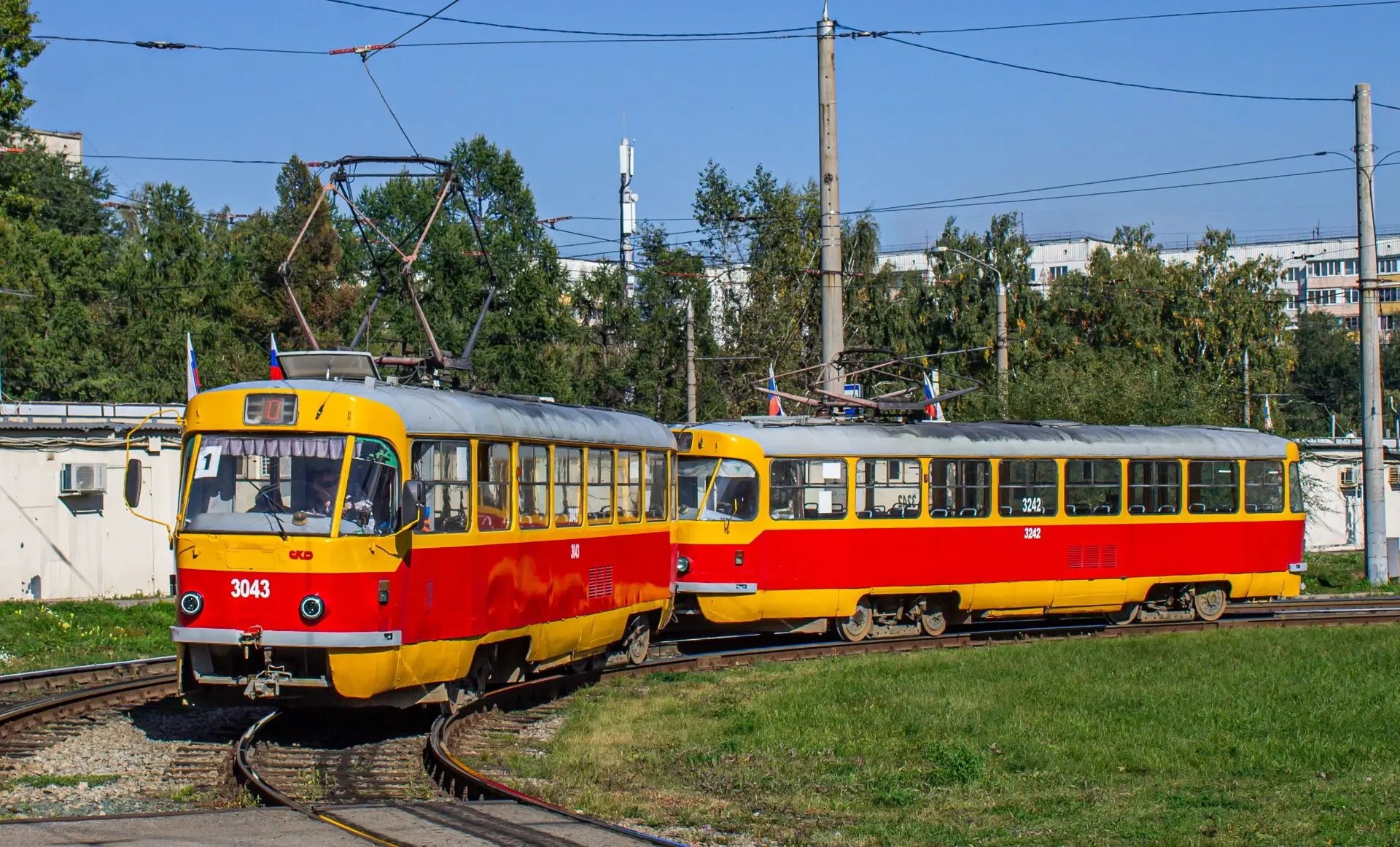 СМЕ 3043+3242 на конечной Докучаево. Автор: Ринат22