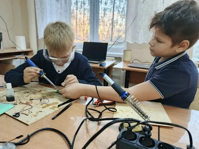 🚀 Сегодня знакомим с IT-программами Центра внешкольной работы. Педагог Обозная Ольга А...