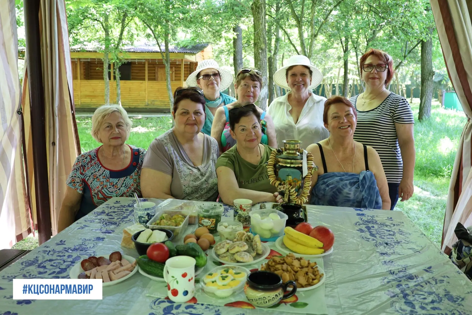 🌳🍃 Участницы Центра активного долголетия провели день на природе