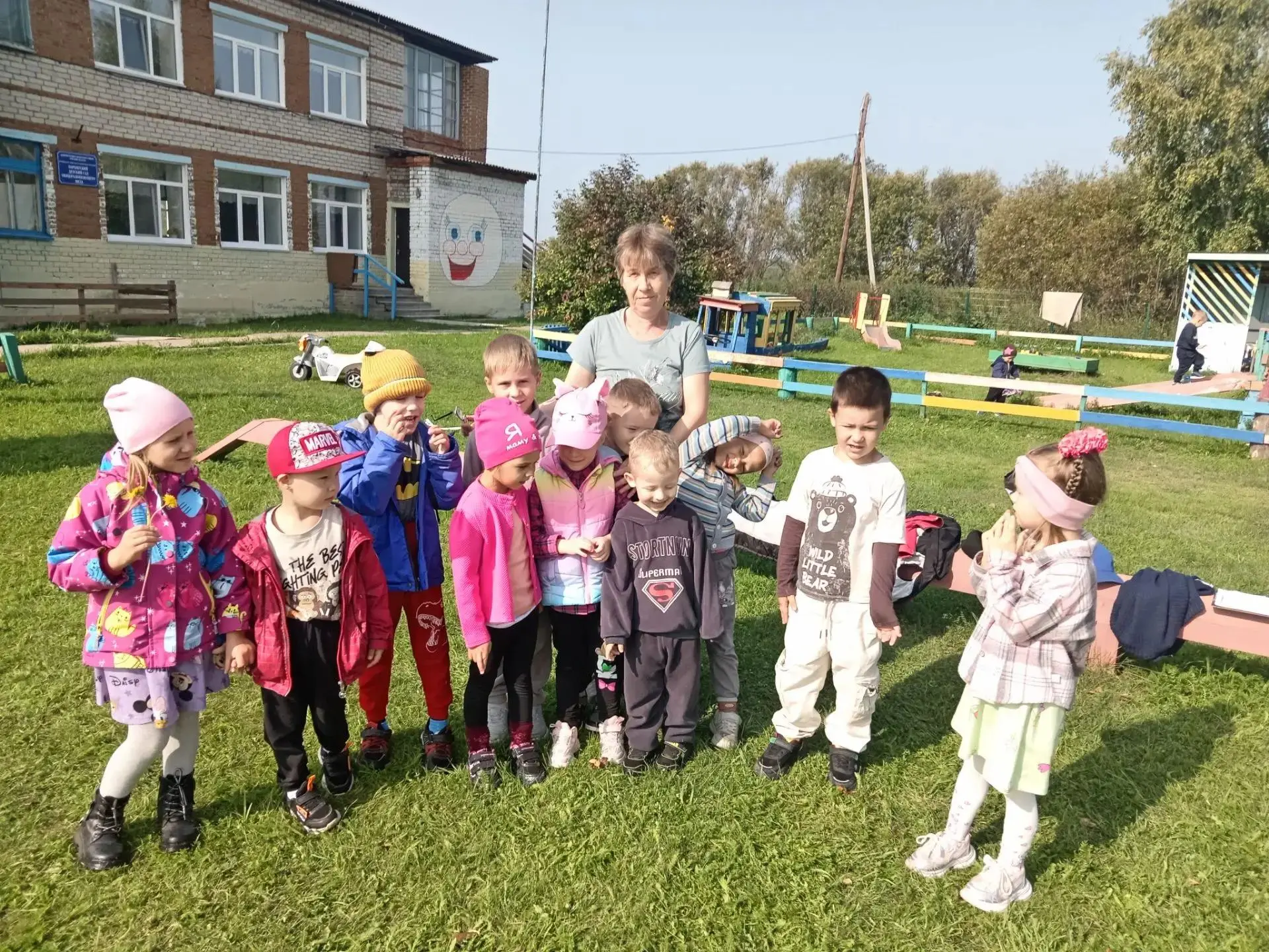 🎉 «Прощай, лето красное!» — ярко и весело провели день в детском саду! 🎉