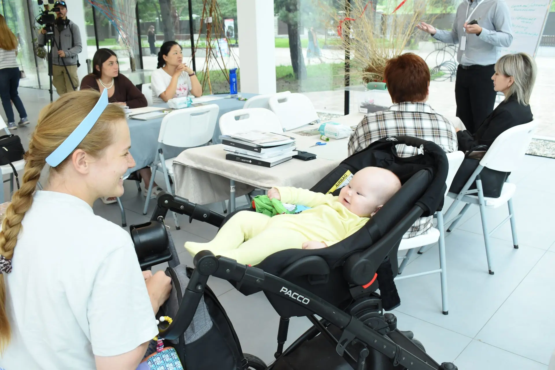 🌳Бювет городского парка стал точкой притяжения для будущих и молодых мам!

В нашем парке прошло сов