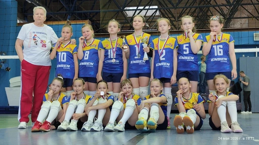 👏🏼🏐Поздравляем наших юных волейболисток: Валерия Кувалднина 2а, Юлиана Анисимова 3а,...