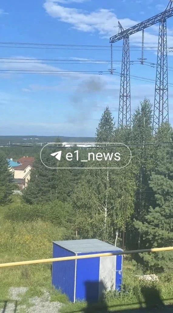 В Чкаловском районе читатели заметили столб дыма.

Платим за эксклюзив
Прислать новость
Подписаться 