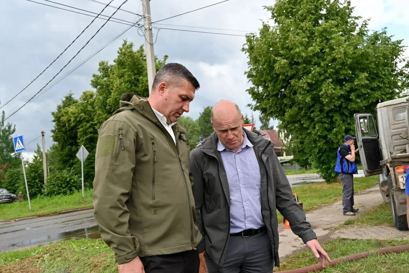 ⚡Аварийные службы устраняют аварию водопроводной сети в городе Малоярославце. Выехал на место. Держу