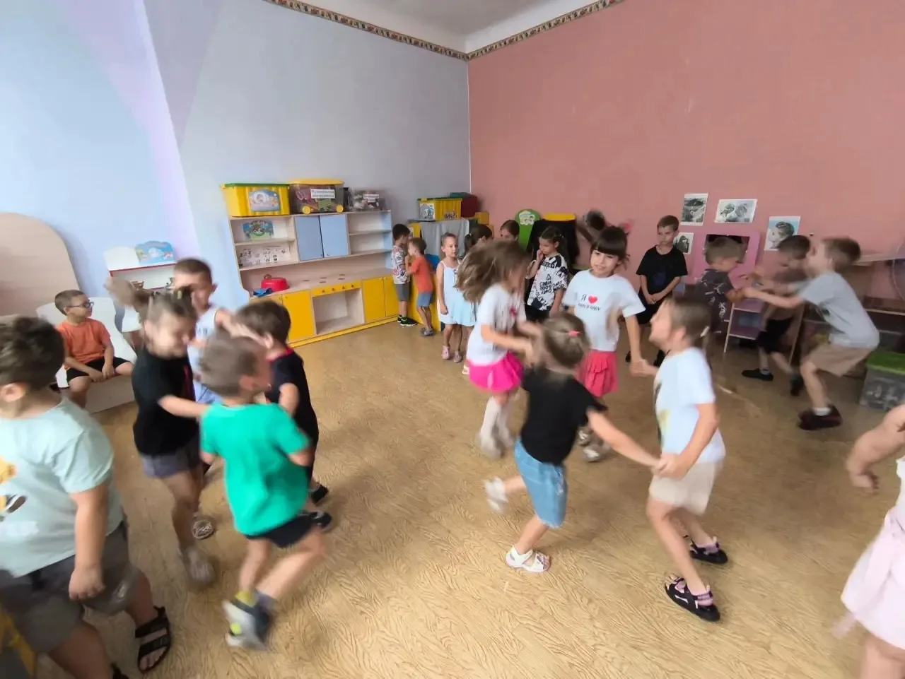 Как мы отметили «День здоровья»! 🍎

В нашем детском саду прошёл по-настоящему яркий и полезный праз