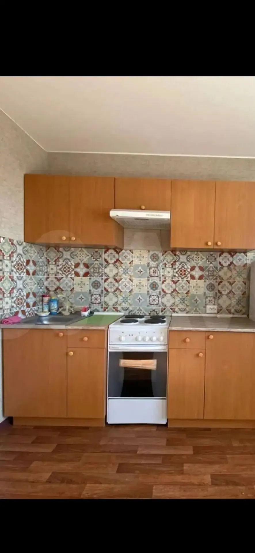 Отдам даром, самовывоз. Кухня, плита, вытяжка.