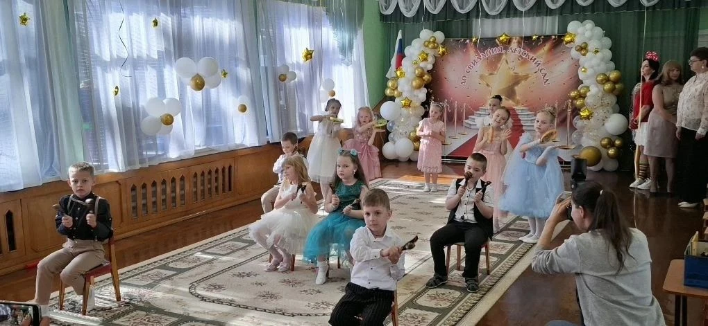 🌸 До свидания, детский сад... 🌸28 и 29 мая в нашем детском саду прошли выпускные праз...