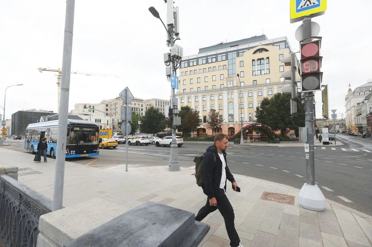 В Москве есть улица длиной 48 метров, а есть мало кому известный Елагинский проспект - ...