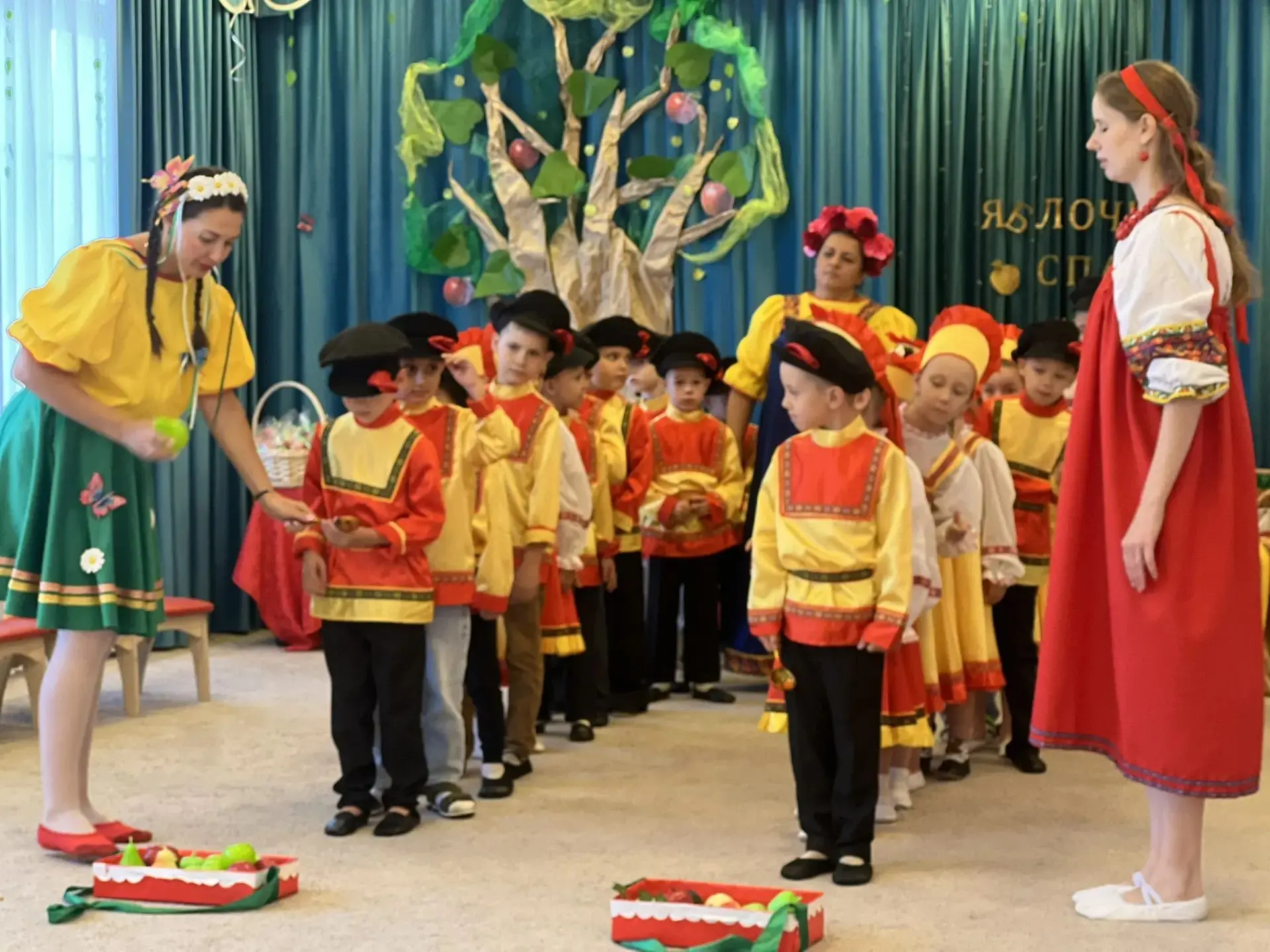 Яблочное настроение в нашем детском саду! 🍎В МАДОУ МО г. Краснодар «Центр - детский са...