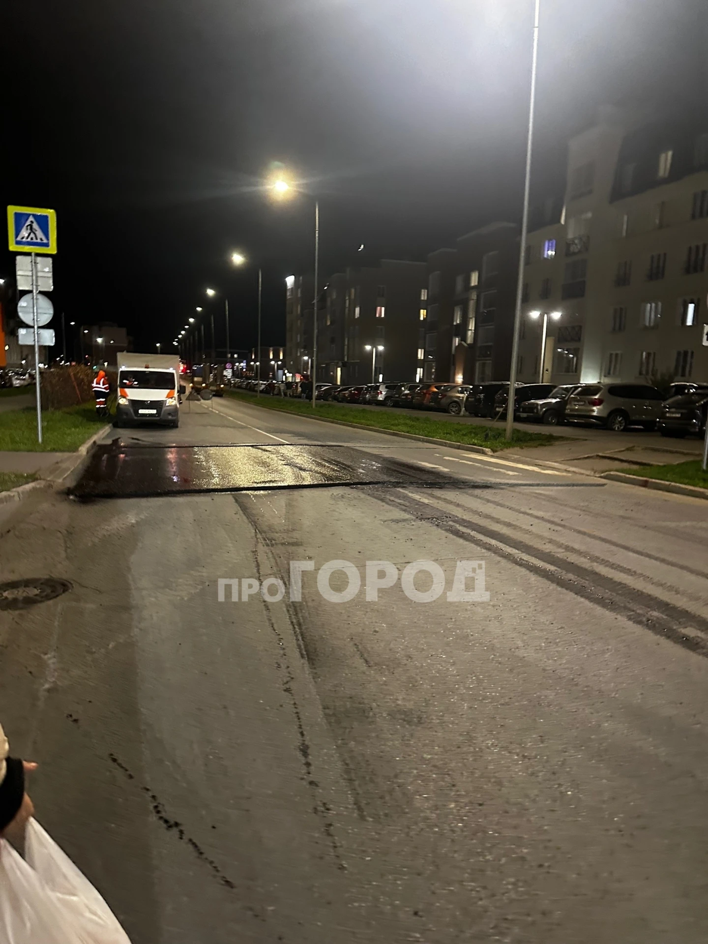 Прямо сейчас на улице Капитана Дорофеева устанавливают лежачий полицейский.