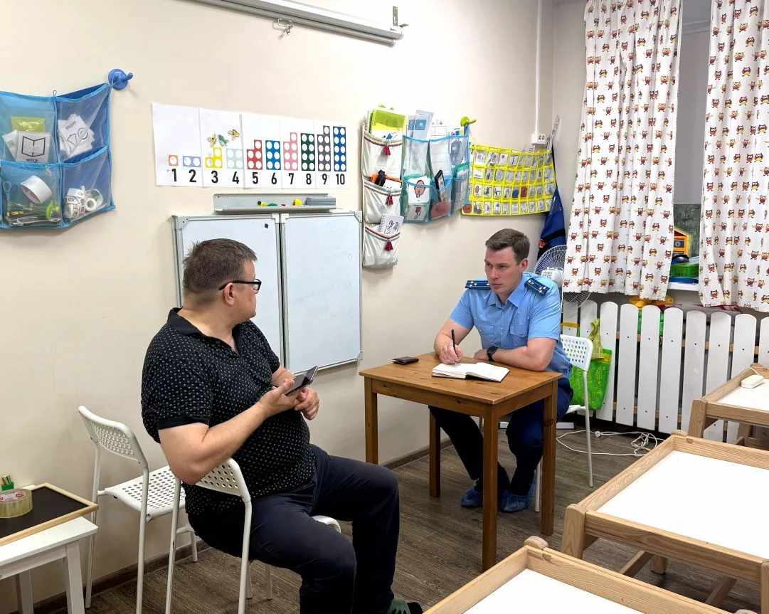 #прокуратураПомогает 
🤝👮 На днях прокурор Первомайского района города Кирова Дмитрий Кряжев провел