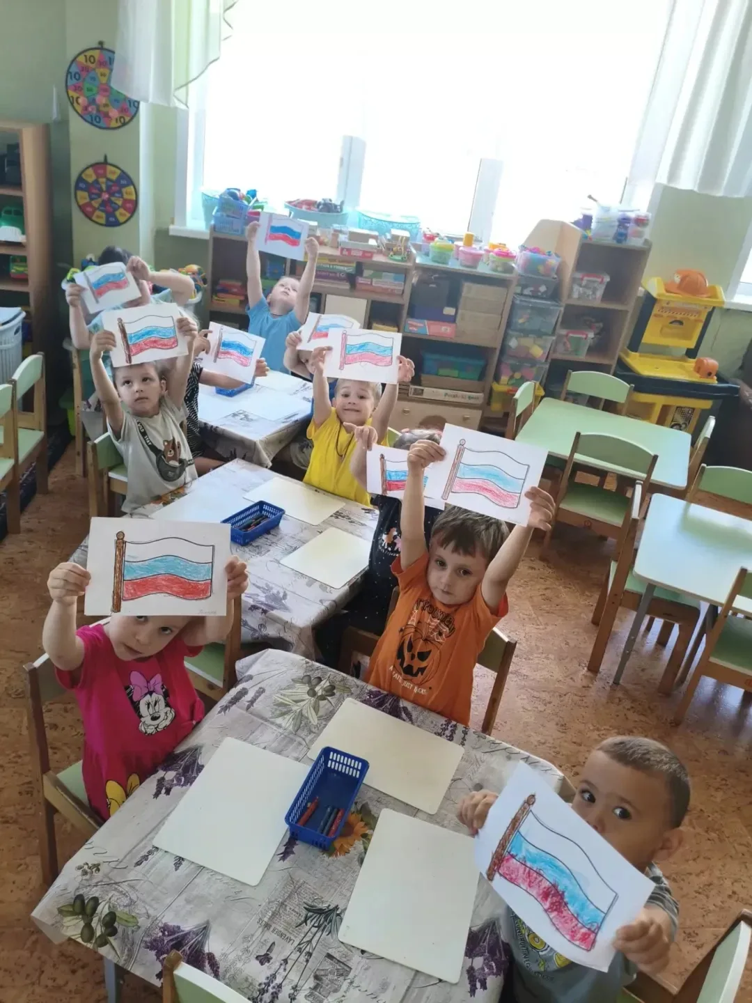 🇷🇺Познавательные беседы и увлекательные мастер-классы прошли сегодня в группах детско...