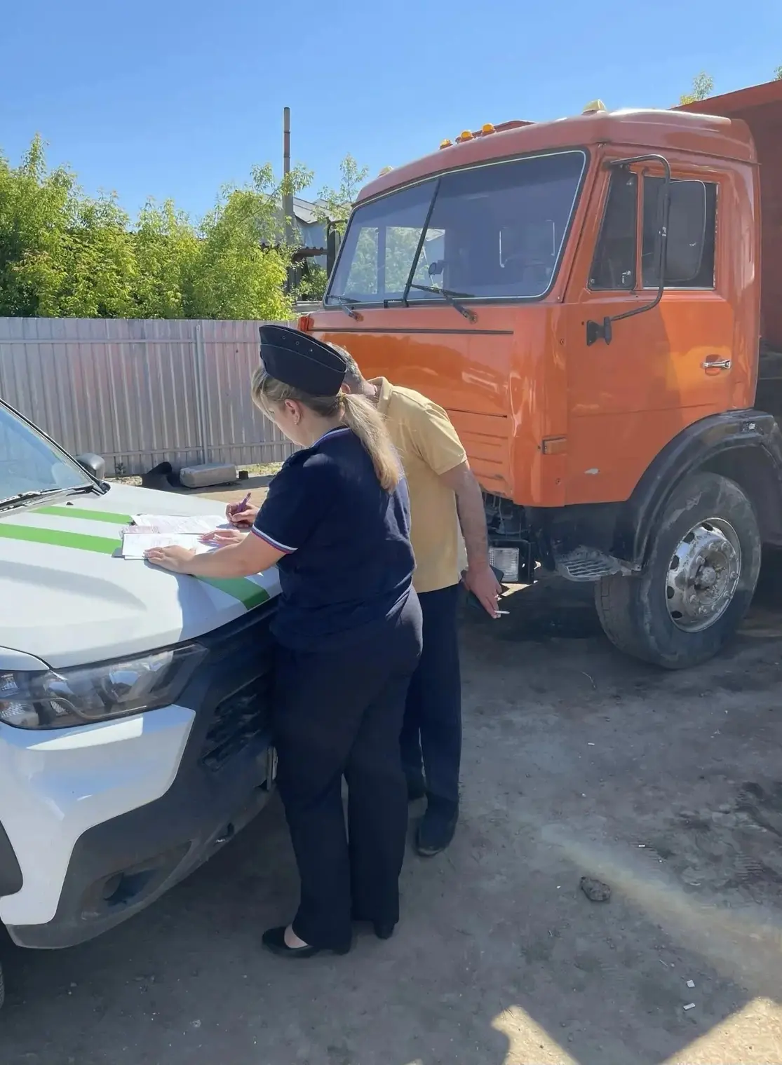 В Коломне и Озёрах усиливают работу с должниками за услуги ЖКХ: итоги совместных рейдов



Уважаемые