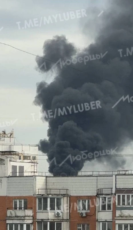 Факел на Московском НПЗ горит с сильным дымом