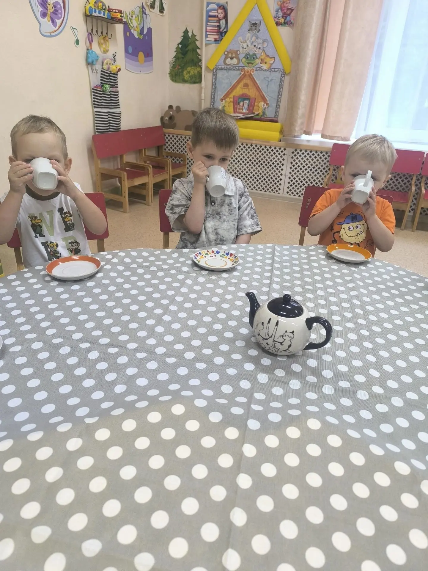 Пыхтит, шумит, согревает! ☕