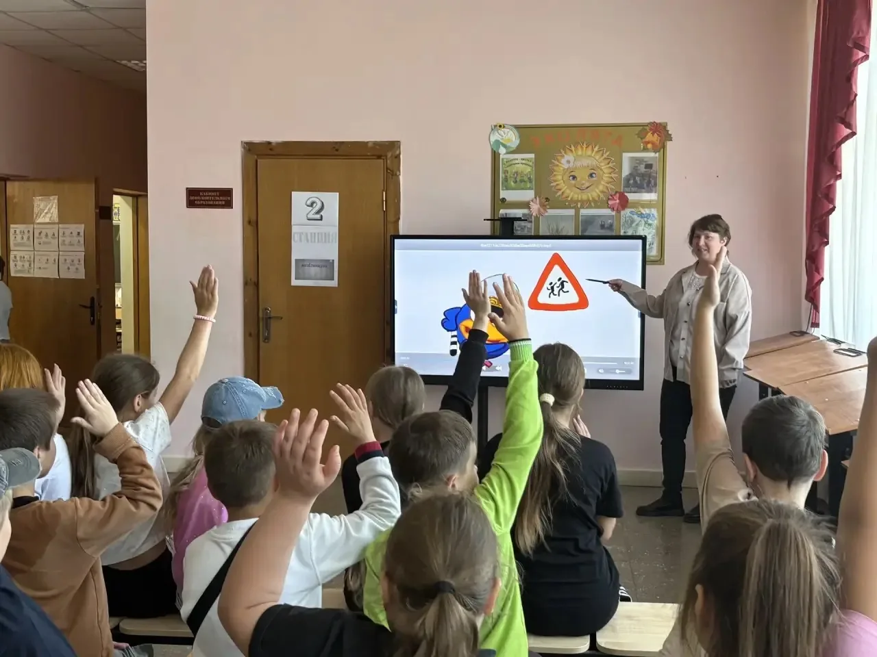 🚦 День безопасности в нашем лагере!

Сегодня в пришкольном лагере прошёл под девизом «Знай и соблюд