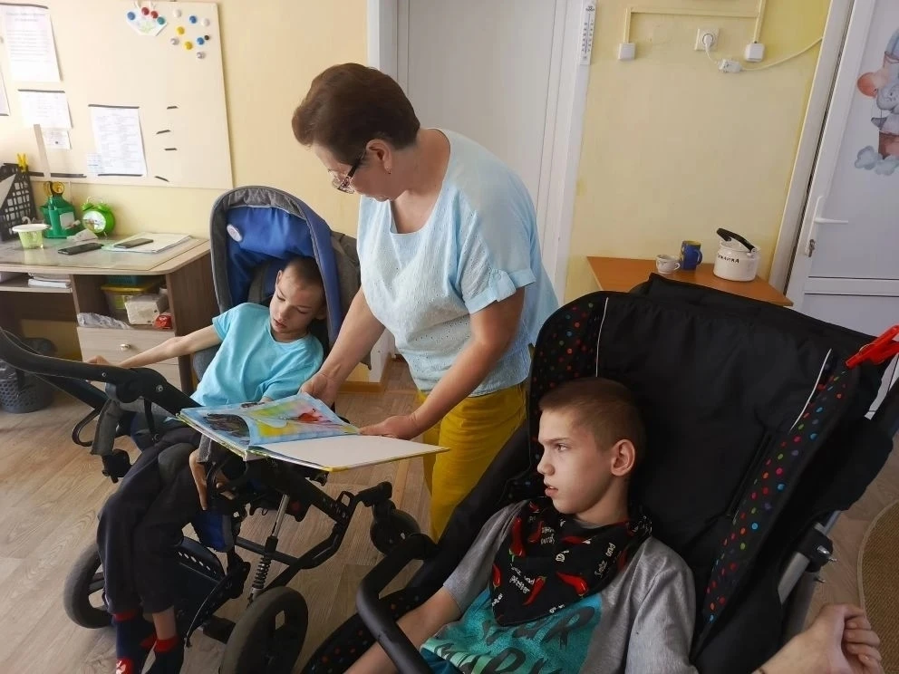 👨‍👩‍👦Семейный этикет: урок доброты и уважения  🏡✨В Рославльском социально-реабилитационном центре дл