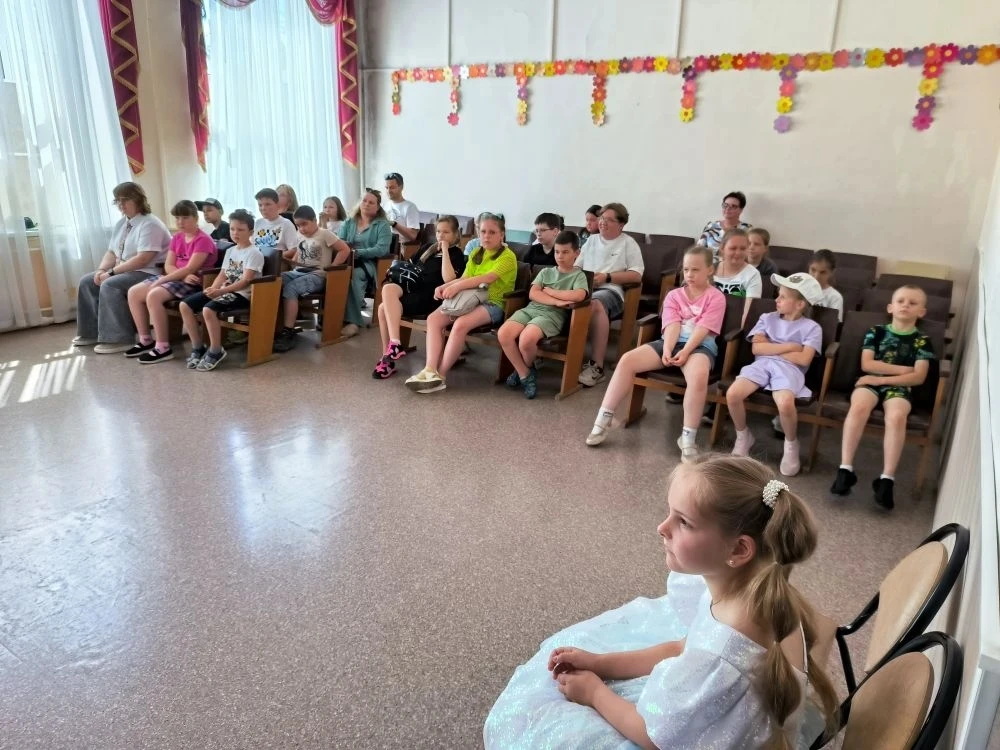 🤹 В Доме детского творчества прошла концертно-развлекательная программа «Цирк» для детей из пришкол