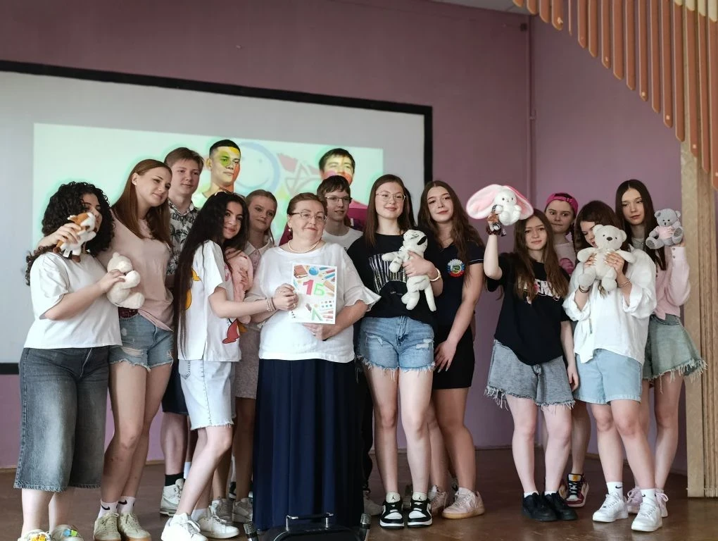 🧸🎓«День Детства» в школе Рублёво: когда выпускники снова стали первоклашками  В школьном отделении в