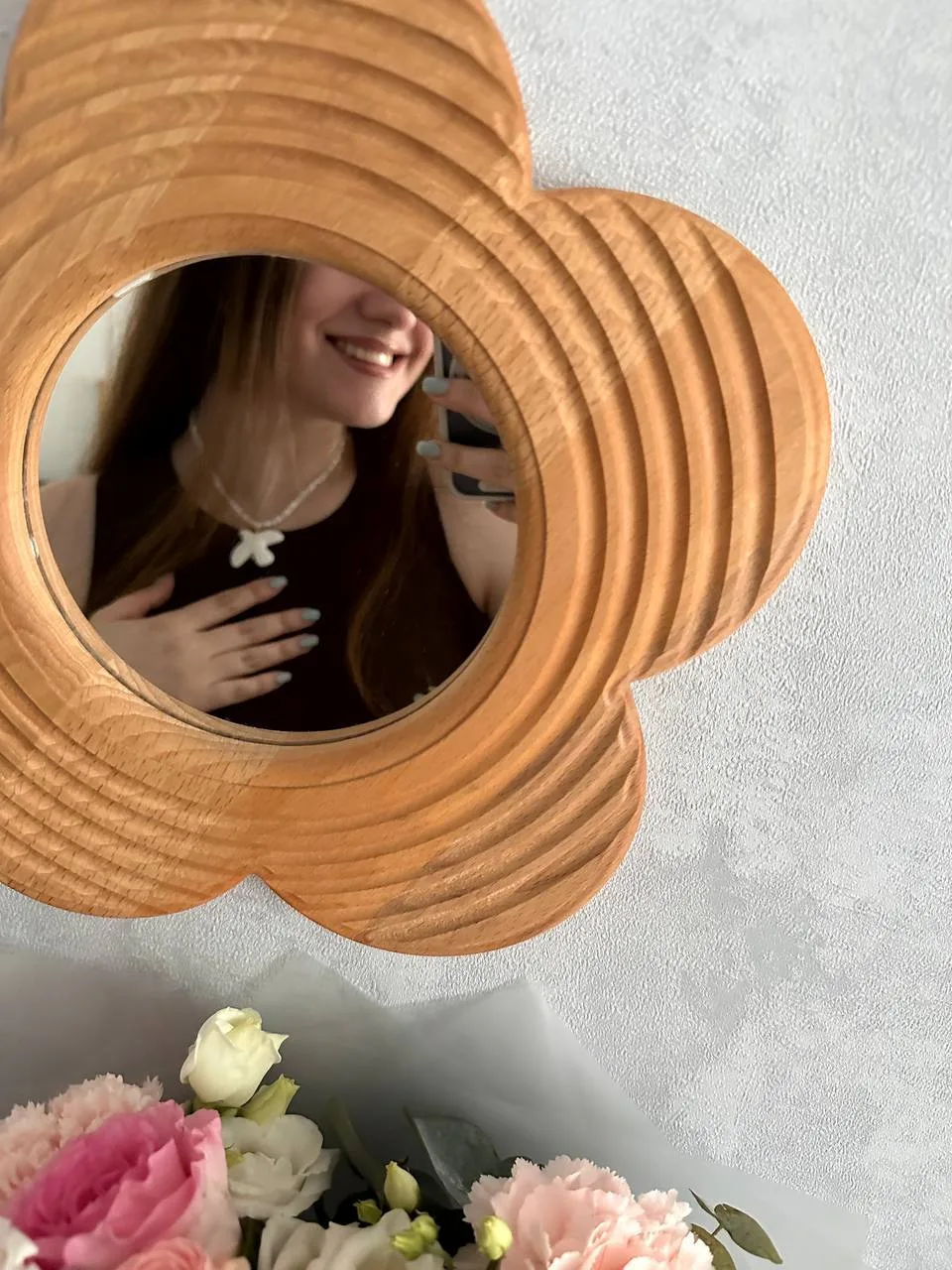 Завтра еду на MOMPLAYART outlet, и в моем списке хотелок для себя подвесочки от MaMi.

У меня уже не