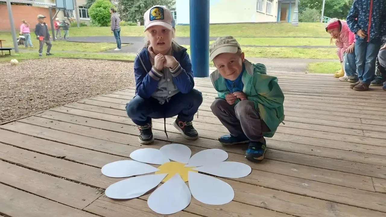 ☀️ Тёплый привет из корпуса 1014

🌸Лето в детском саду летит весело и интересно! Ребята из дежурной