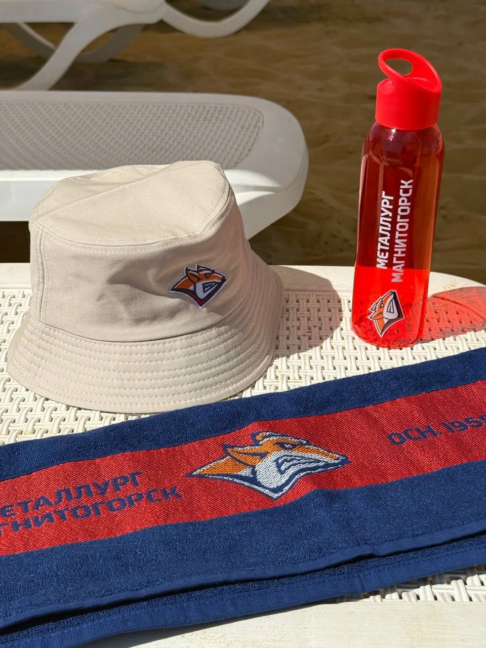 Погода нас балует!☀️

Поэтому берём панаму, полотенце, бутылочку с водой и отправляемся наслаждаться