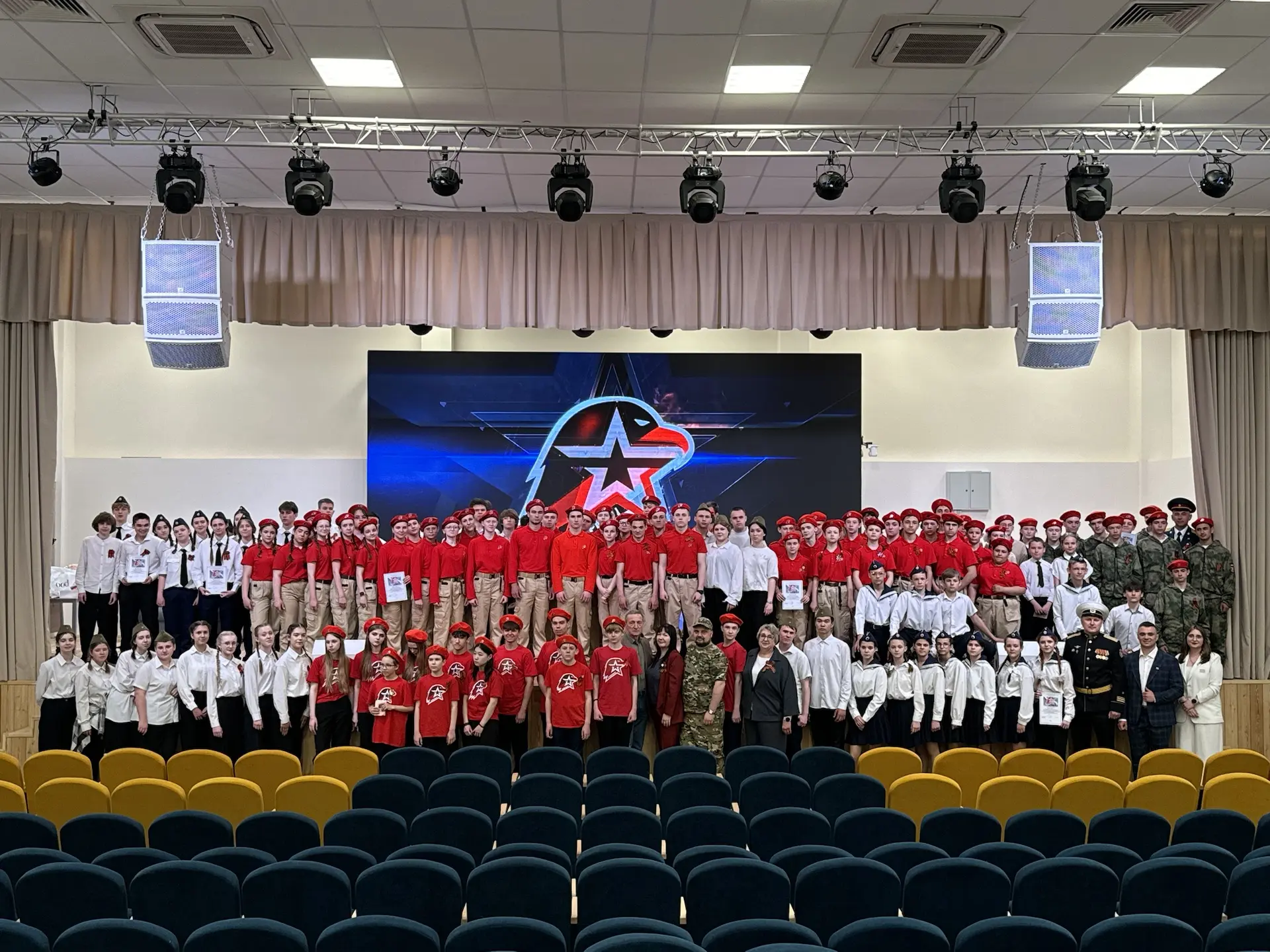 Команда «Виктория» — победитель районного смотра строя и песни 💪🏻  7 мая на базе МКОУ Семилукской се