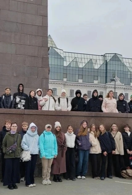 🎭 ГИМНАЗИСТЫ ПОБЫВАЛИ В ТЕАТРЕ  МОЛОДЁЖИ НА СПЕКТАКЛЕ: «Шум за сценой»  💫 29 марта обучающиеся нашей