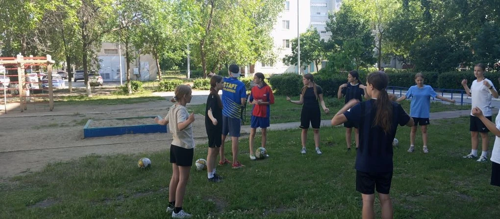 Мастер-класс от СШ «Старт» — прямо во дворе!

10 июня во дворе дома  по ул. Фестивальный, 3 кипела н
