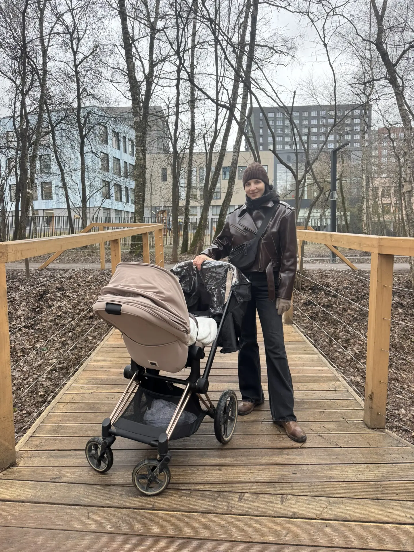 Но чтобы жизнь медом не казалась, маленький человек уже вторую ночь не дает мамке спать 😂