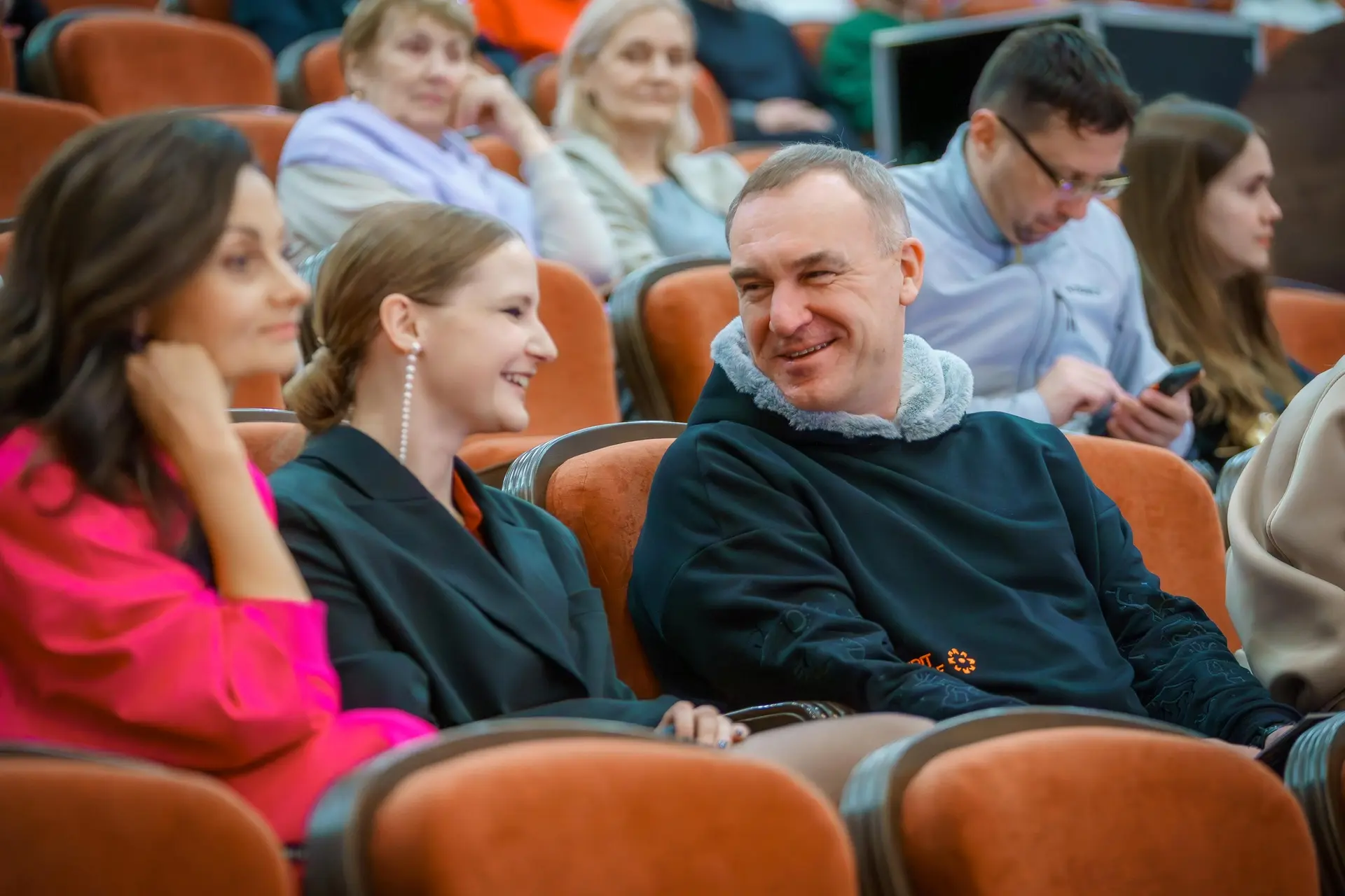 Вместе с жюри фестиваля «Дух огня», жителями и гостями Ханты-Мансийска присоединился к просмотру раб
