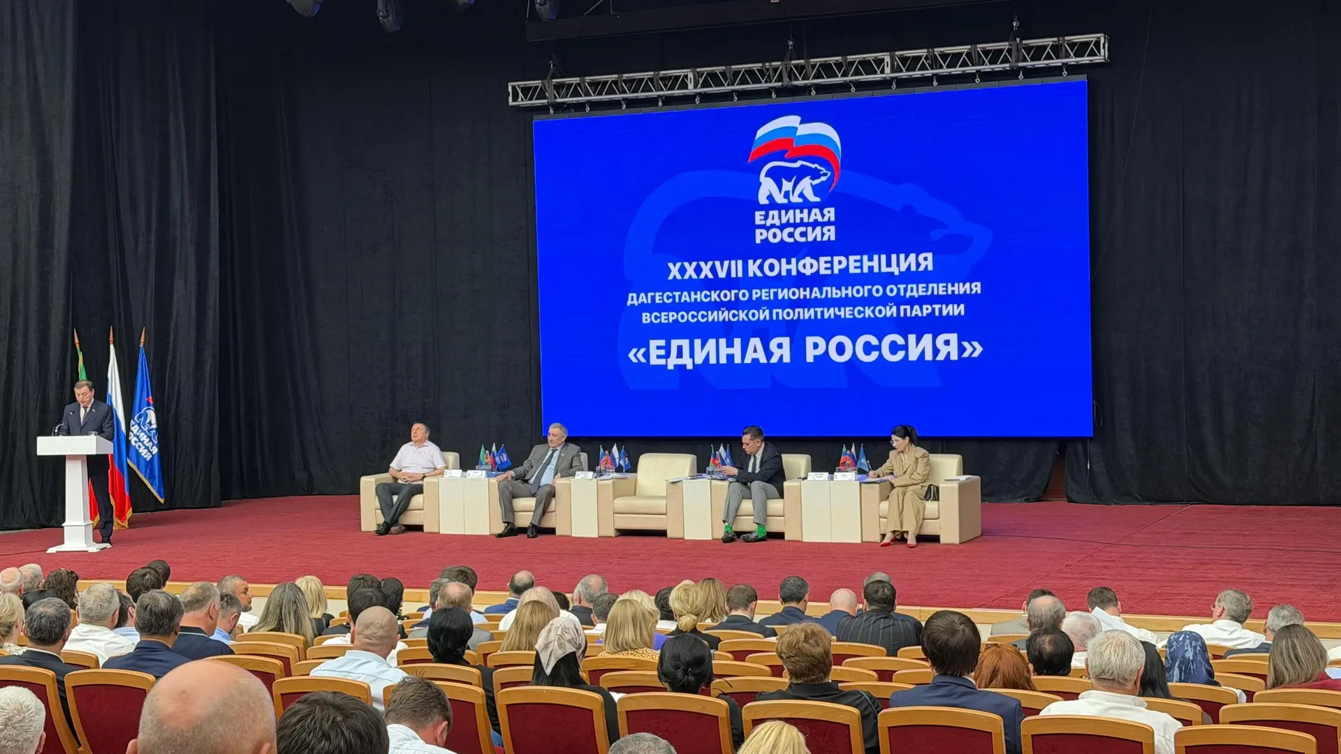 Вместе с председателем городского Собрания Юсупгаджи Бартыхановым и его заместителем Ар...