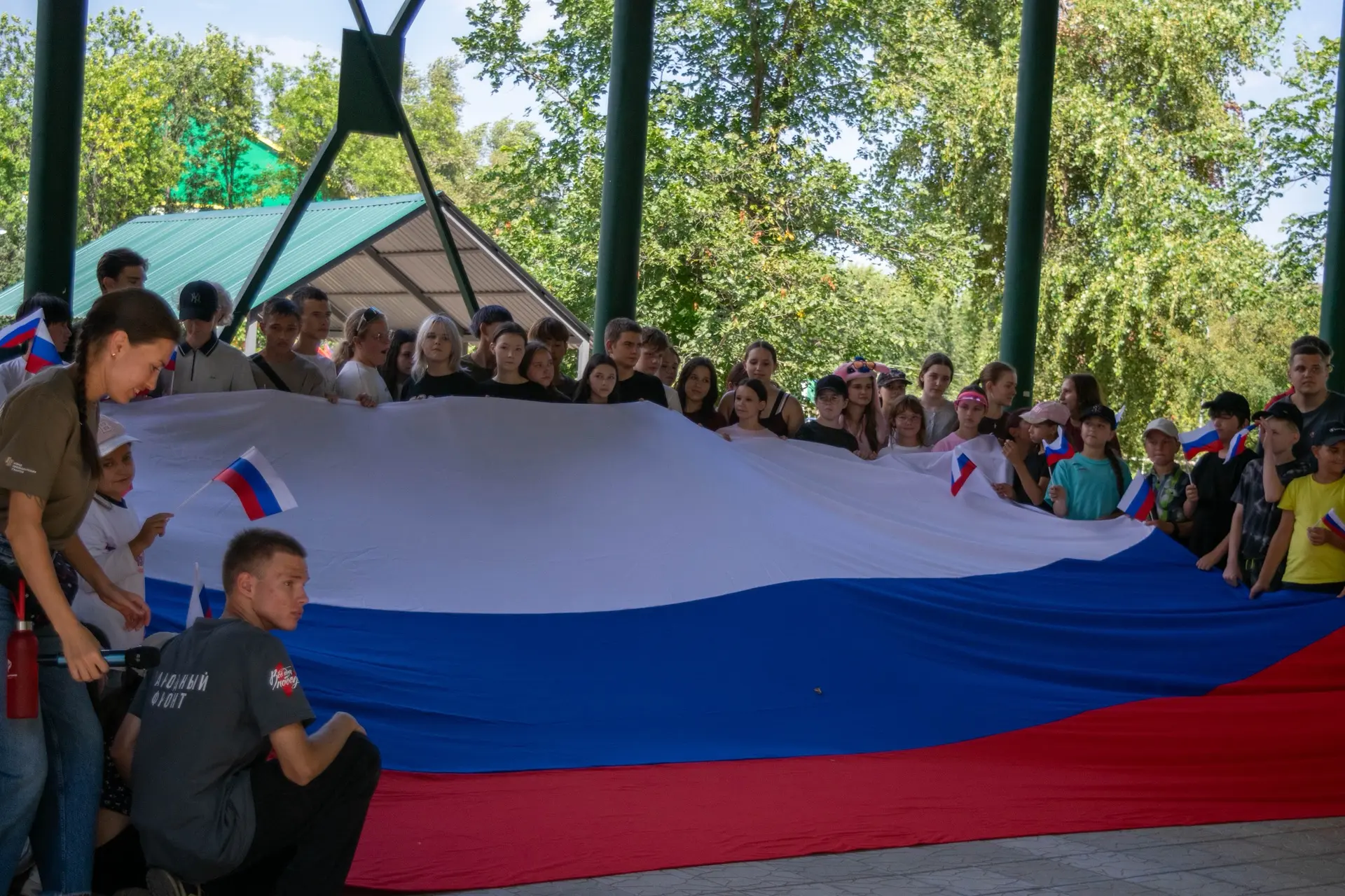 День российского флага в нашем лагере: честь, история, традиции 🇷🇺