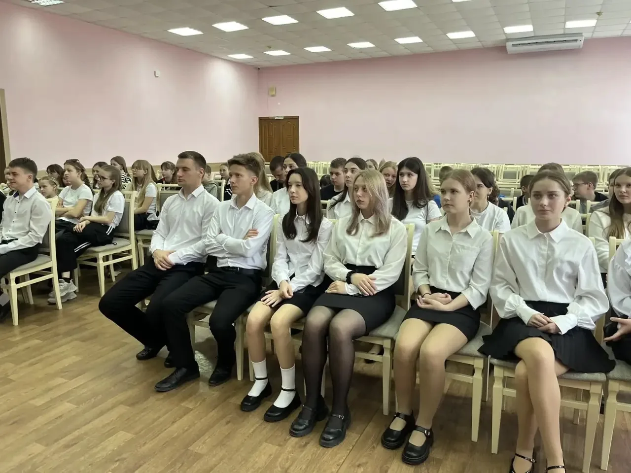 🎬 3 апреля в лагере нашей гимназии прошло мероприятие, посвящённое 90‑летию со дня рождения выдающег