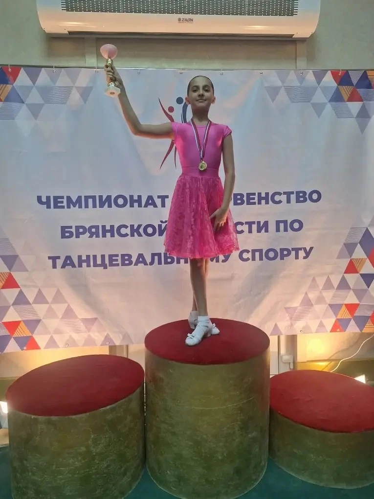 ЗНАЙ НАШИХ 🤩 Крутько Елизавета выступила на соревнованиях по восточным танцам и заняла 🥈 место 🥳 А е