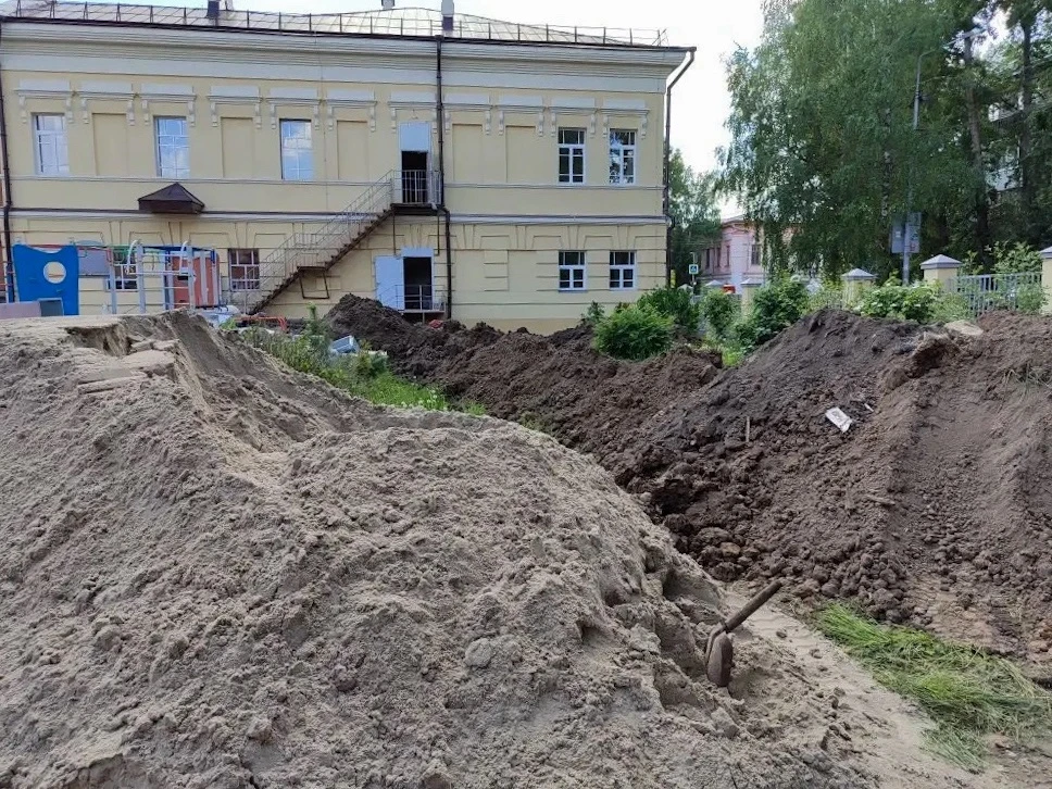 ⚒️Рубрика «Ремонт школы»!⚒️

🛠️ Работы в Мариинской школе №3  идут полным ходом, и останавливаться 
