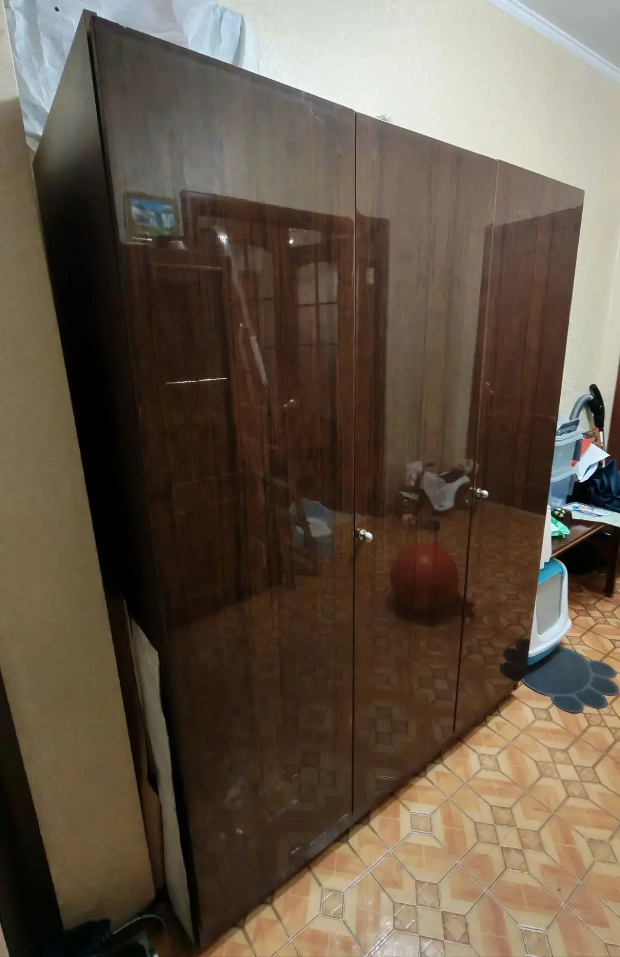 Шкаф СССР, ручки и петли меняли