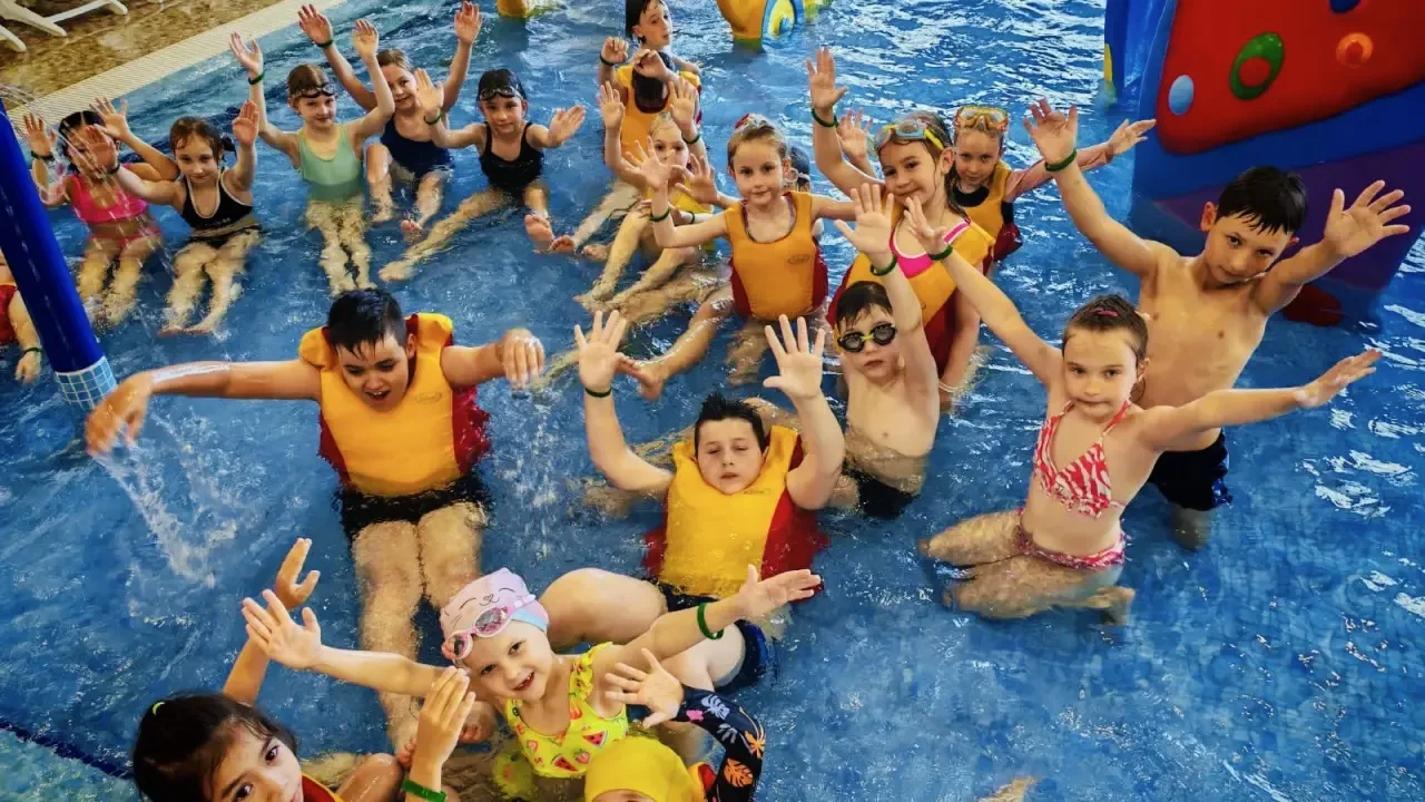 Поездка в аквапарк 🌊

Какой же летний отдых без водных приключений? 💦
На этой неделе наших ребят ж