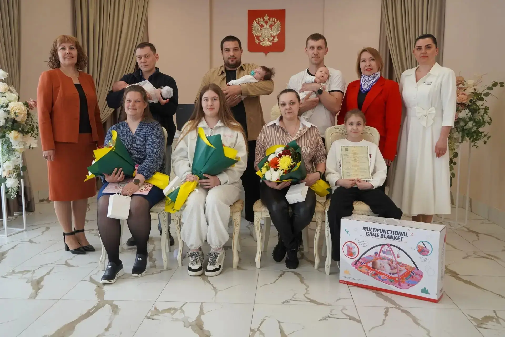🎉В Североуральском отделе ЗАГС прошла торжественная регистрация новорожденных, приуроч...