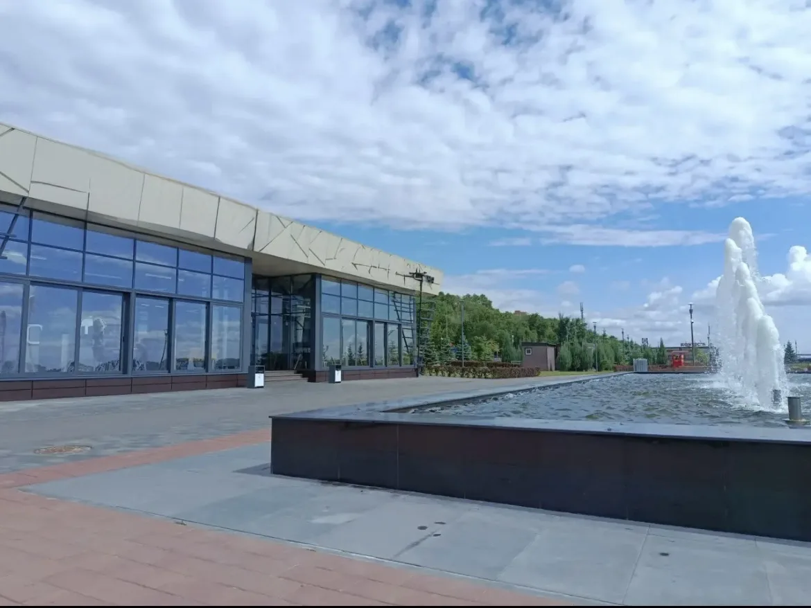 В запрещенном месте и без оплаты: «Концессии водоснабжения» снова «отрезали» от ресурса кофейню-нару