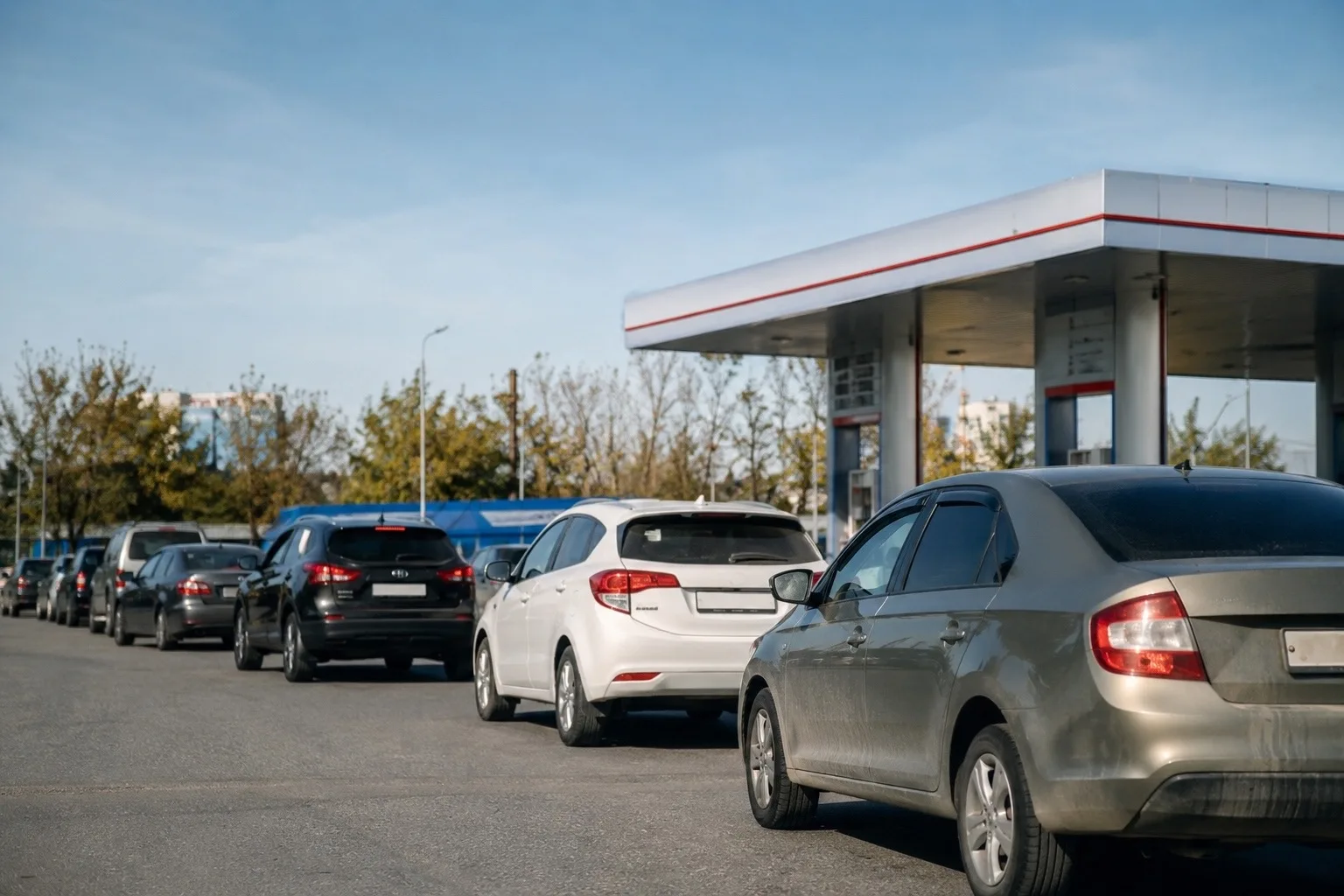 В Томске бензин продают только на четырёх АЗС⛽️