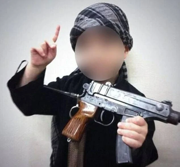 14-летнего подростка из Барнаула внесли в список террористов Росфинмониторинга.