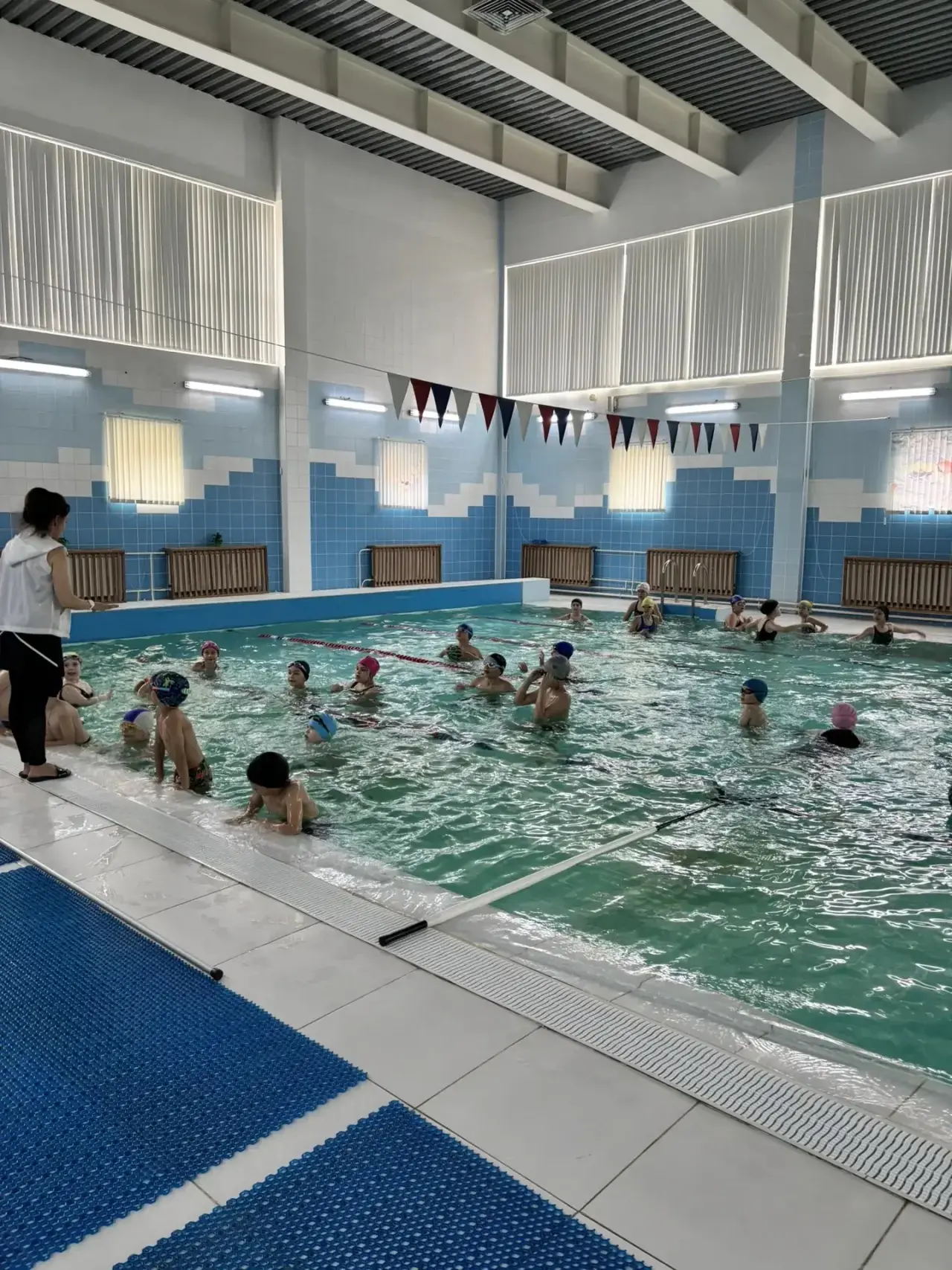 Пятый день в лагере: брызги, творчество и смекалка 🏊‍♂️🎨🧠

Сегодня было жарко! 

Ребята с удоволь
