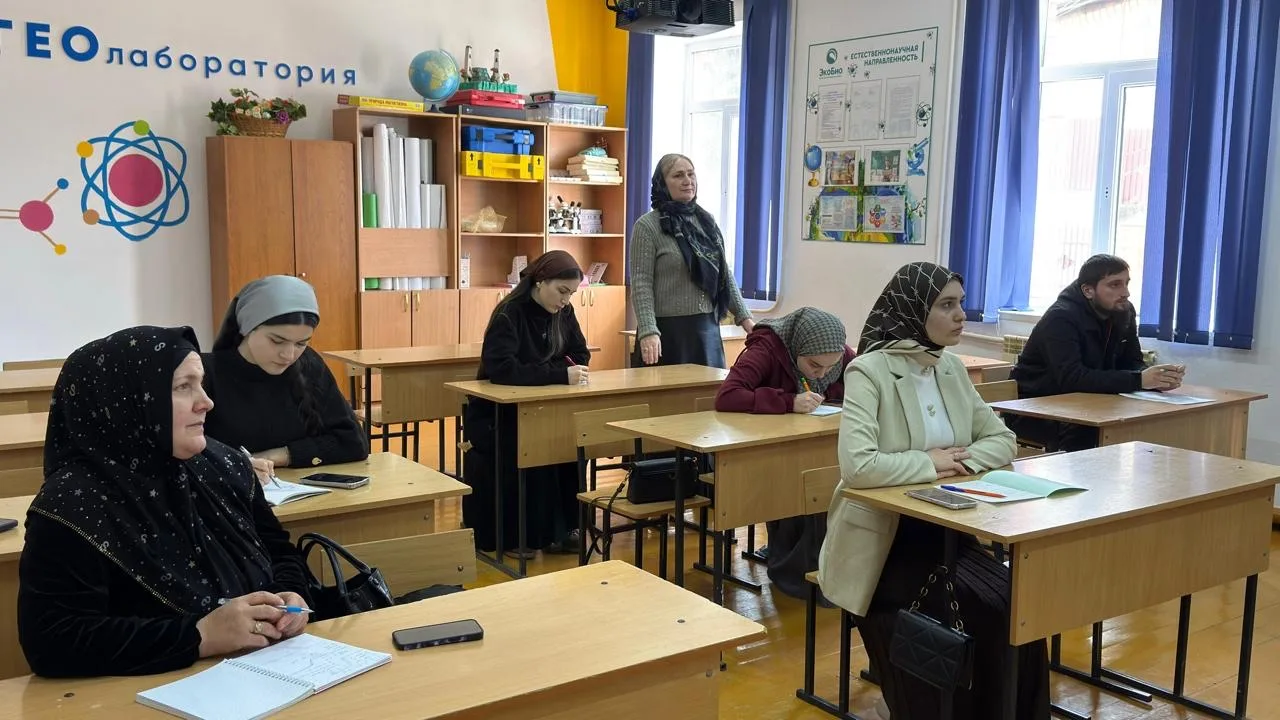 Как помочь педагогу стать еще лучше? 🤔
Ответ искали на практическом семинаре в Гимназии №8 им. А.А.