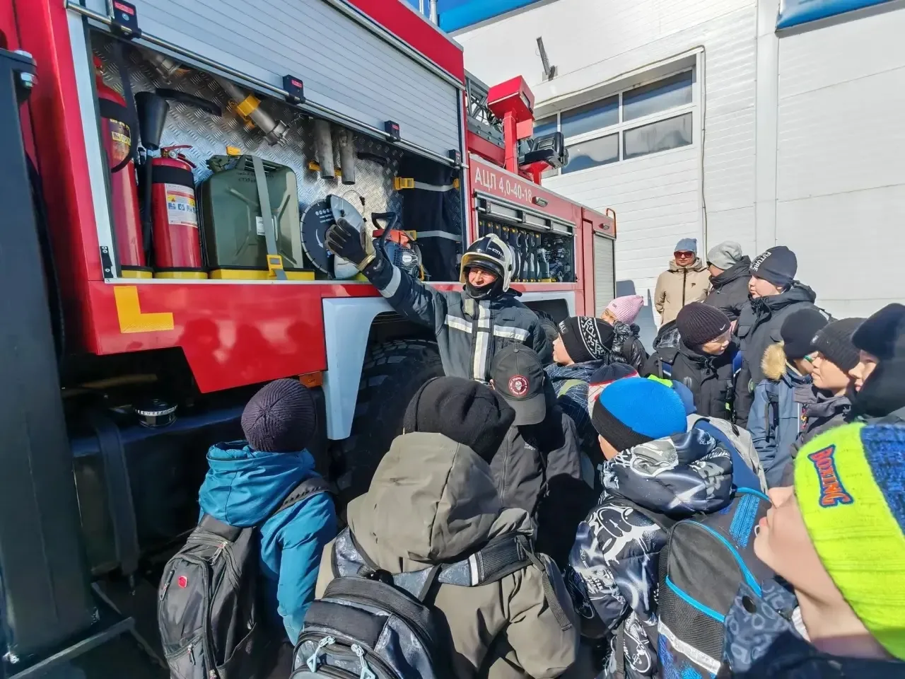 В селе Катравож прошёл увлекательный показ пожарной техники и пожарно-технического вооружения. Мероп