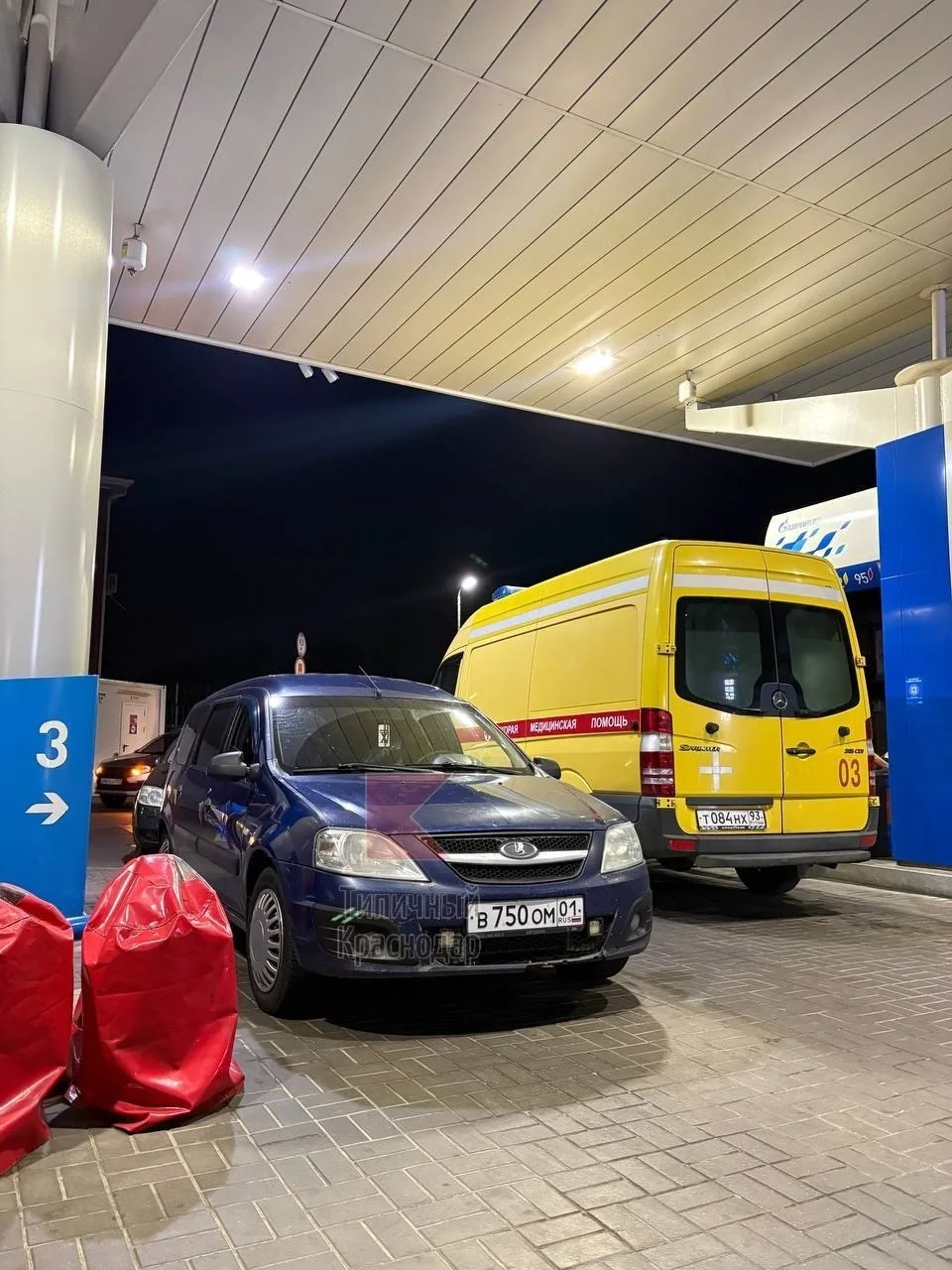 ⛽ На заправке Газпромнефть на Суворова — очереди по три часа