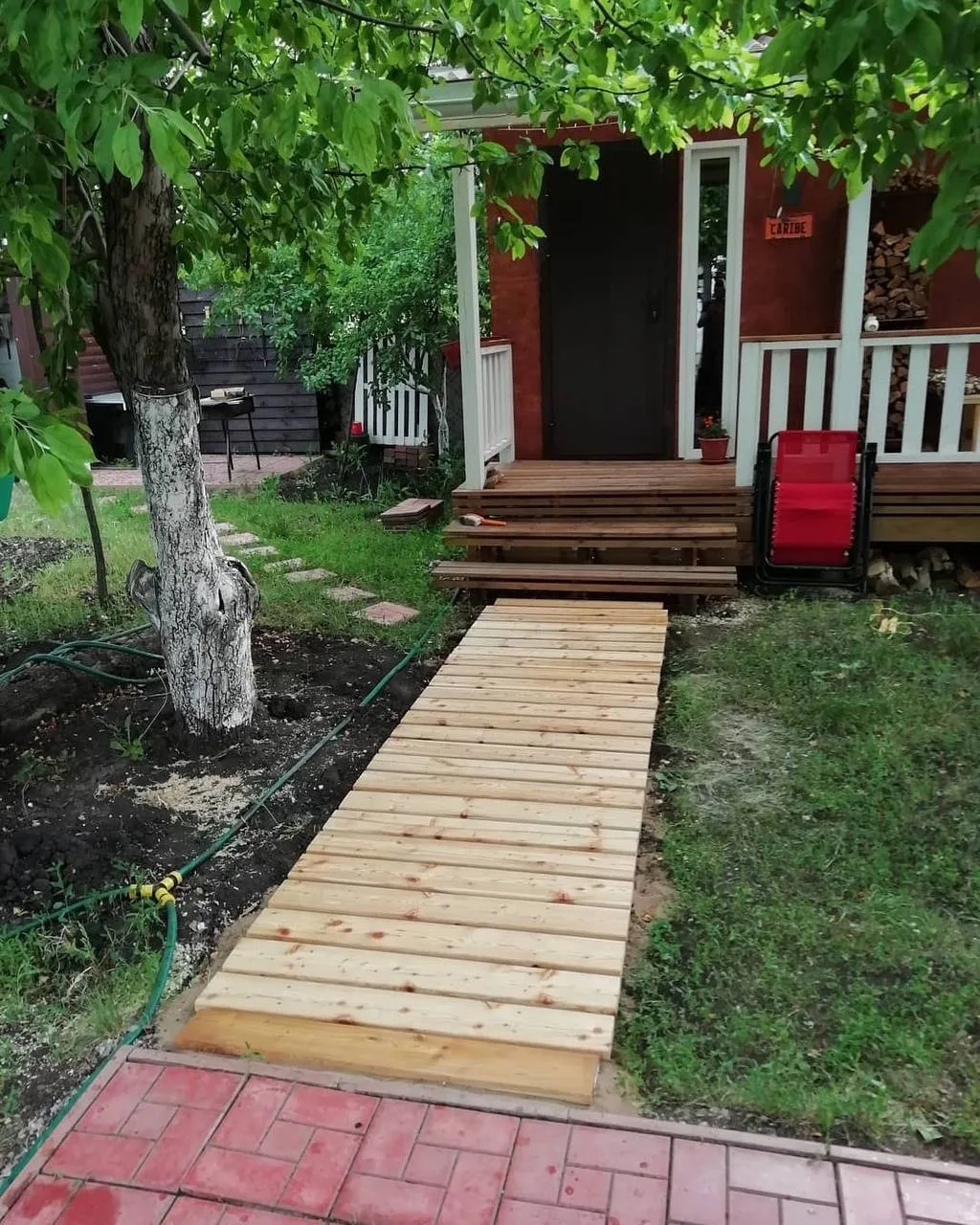 Дорожка — мост дружбы между баней и домом 👍