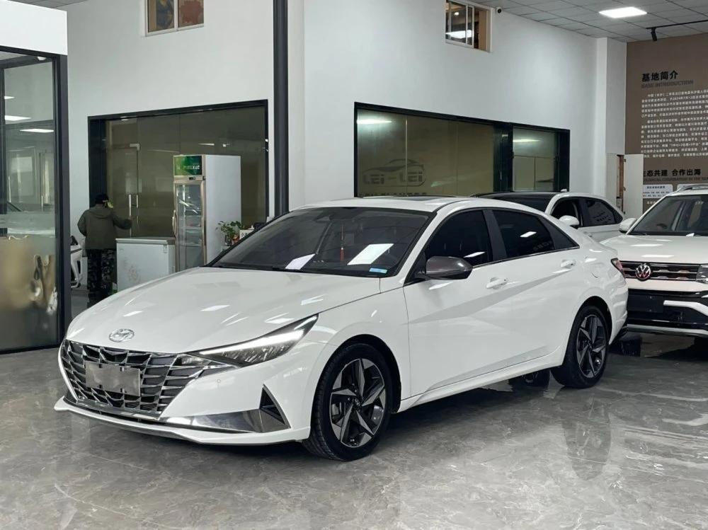 🚗 Hyundai Elantra 2022