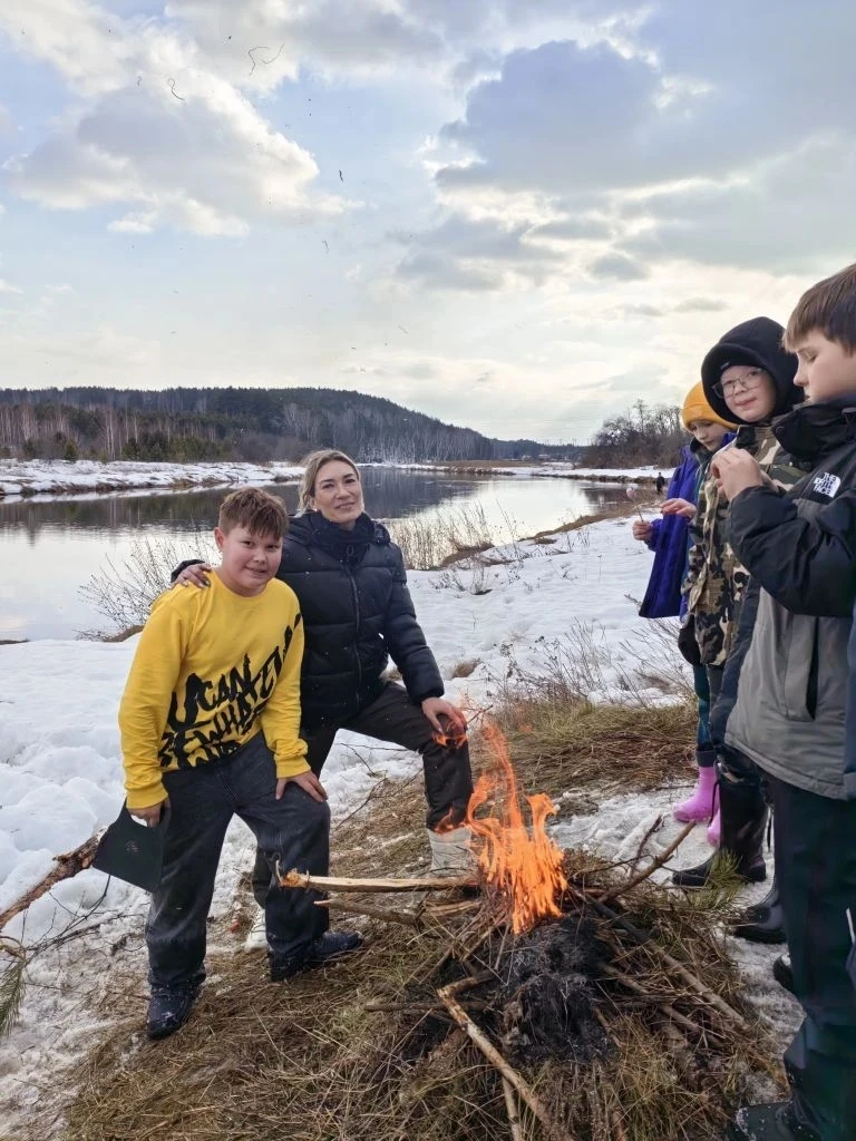 🎒🚂 Турклуб МАОУ СОШ № 71 покоряет весенние просторы Арамиля 🚂🎒  Ребята из нашего школьного турклуба 